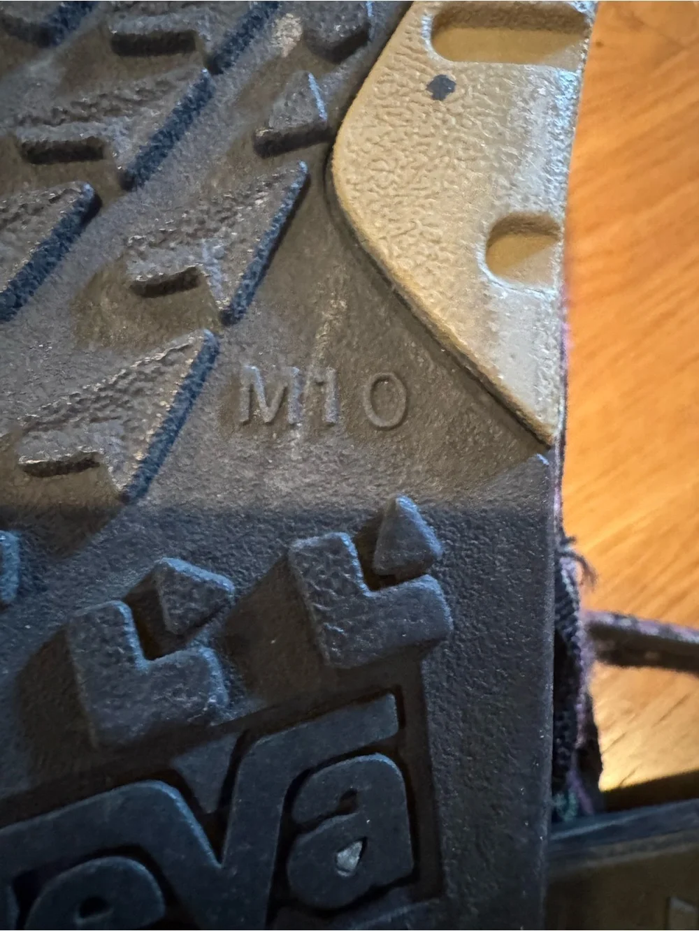 Teva Men’s Black size 10 with Multicolor Straps